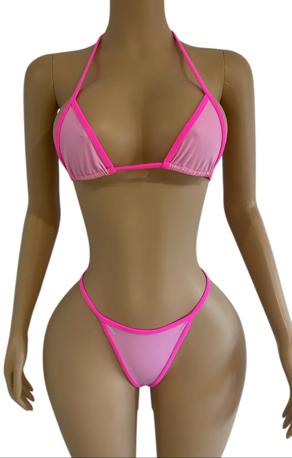 Karolina Bikini