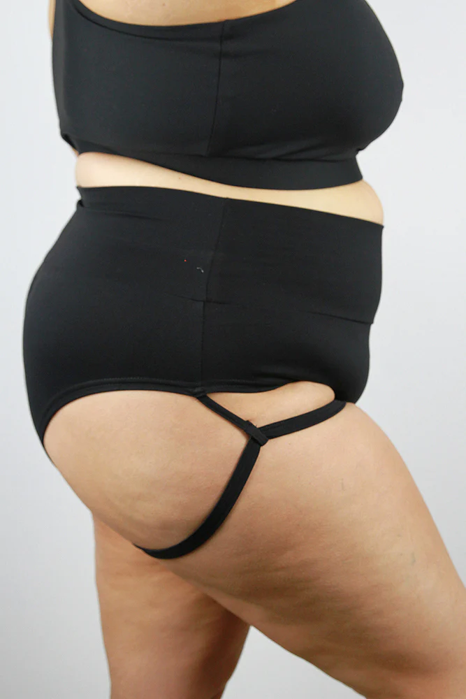 Super High Waist Brazil Scrunch Bum Garter Short - Matte Black - Image 6
